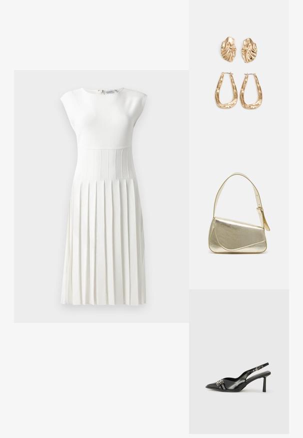 Biela plisovaná šaty s priliehavým vrchom, krátkymi rukávmi, štruktúrovaným tielkom a rozšírenou sukňou. Zips na zadnej strane, hladký povrch látky.; Čierne lakované kožené slingback topánky s špicatou špičkou, remienkami okolo členku s striebornými prackami a hardvérom, a štíhlým podpätkom.; Zlatá metalická kabelka so štruktúrovaným dizajnom, hladkou textúrou a nastaviteľným popruhom. Obsahuje jedinečný trojuholníkový tvar a minimalistické šitie.; Náušnice v zlatej farbe s textúrovanými, vlnitými tvarmi. Obsahujú sochárske klipsové náušnice a otvorený tvar krúžku s kladivkovým povrchom.