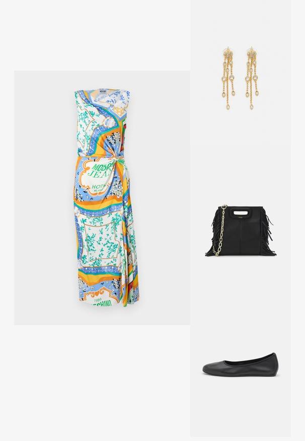 Bezramenné zabaliteľné šaty z ľahkej tkaniny s mnohobarevným kvetinovým a geometrickým vzorom, s uzlom v páse a splývavým dizajnom.; Čierne kožené baleríny s okrúhlou špičkou, hladkým povrchom, minimálnym prešívaním a flexibilným dizajnom podrážky.; Čierna kožená kabelka s strapcami, zlatým reťazovým ramenným popruhom a vykrojenou rukoväťou. Na prednej strane sa nachádza logo.; Zlaté náušnice s mnohými kaskádovými reťazcami, ozdobené jasnými oválnymi kryštálmi a dekoratívnymi puzdrami.