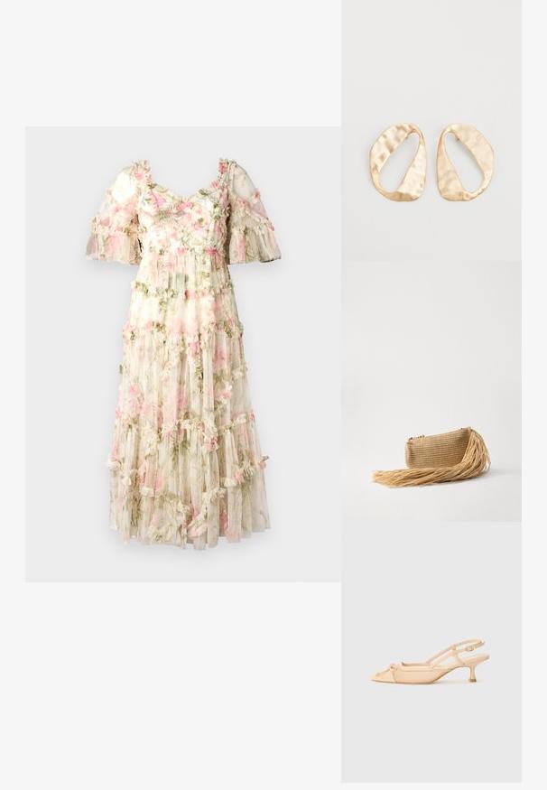 Vestido maxi em tecido floral translúcido com camadas de volantes. Apresenta mangas curtas, flores rosa suave sobre um fundo creme e um corpete ajustado.; Stuart Weitzman KITTY - Saltos clássicos - beige/barely beige; Cult Gaia VIERA - Carteira de mão - natural; Par de brincos irregulares em forma oval, feitos de metal dourado, com uma superfície texturizada e ligeiramente martelada, sobre um fundo branco.