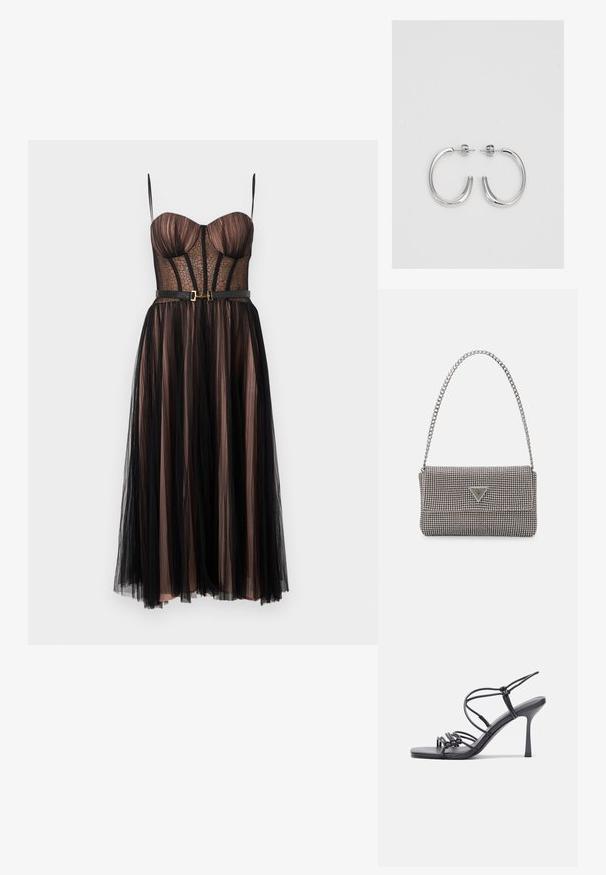 Mell alatt nélküli fekete tüll estélyi ruha, nude alsó réteggel, áttetsző csipke testhez simuló résszel, formázott kosarakkal és vékony fekete övvel a derékon.; Fekete magas sarkú szandálok vékony pántokkal, csomózott mintával, sima négyzetes orral és karcsú stiletto sarkal rendelkeznek.; Világosszürke fémes kézitáska lánc pánttal, kis kör alakú fém kifinomult díszítéssel és háromszög alakú márkagéppel.; Ezüst karika fülbevalók sima, fényes felülettel. Lekerekített forma, könnyű kialakítással, tűs zárómechanizmussal.