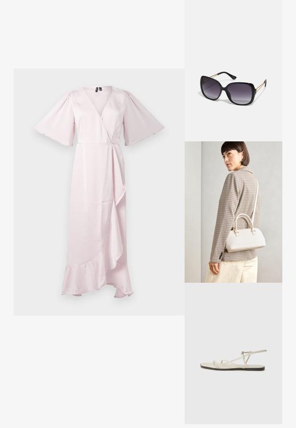 Světle růžové zavinovací šaty s krátkým rukávem, V výstřihem a volánkovým lemem. Vyrobeno z hladké látky s saténovým vzhledem, s detailem vázání v pase.; Béžové ploché sandály s několika štíhlými pásky a nastavitelnou přezkou. Podešev je plochá s mírným tmavým kontrastem na okraji.; Černé oversized sluneční brýle se gradientními skly, silnými rámy a zlatými řetízkovými detaily na nožičkách.; Bílá strukturovaná kabelka s krátkými uchy a ramenním popruhem, zdobená zlatými kovovými prvky a texturovaným materiálem, vystavená na šedém pozadí.