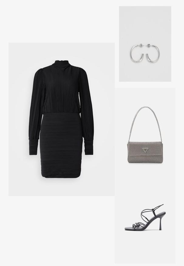 Crna nabrana haljina s visokim izrezom, dugim rukavima i prilagođenim oblikom. Tekstura je suptilno naborana za strukturirani izgled.; Crne sandale na visokoj potpetici imaju tanke trake s čvorastim dizajnom, glatki kvadratni vrh i elegantnu stiletto petu.; Svijetlosivi metalik ruksač s lancem, ukrašen malim okruglim metalnim zakovicama i trokutastim logotipom marke.; Srebrne naušnice u obliku obruča sa glatkom, sjajnom površinom, zakrivljenog oblika i zatvaranjem na čep. Minimalistički dizajn s modernim završetkom.