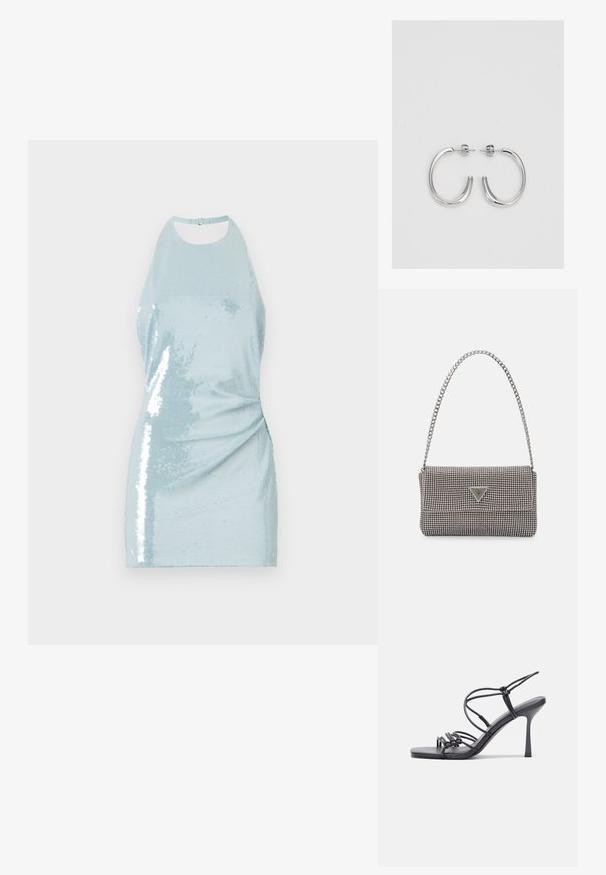 Svijetloplava haljina s šljokicama koja ima uski kroj, visoki ovratnik i naborane detalje sa strane, stvarajući glatku, sjajnu teksturu.; Crne sandale na visokoj potpetici imaju tanke trake s čvorastim dizajnom, glatki kvadratni vrh i elegantnu stiletto petu.; Svijetlosivi metalik ruksač s lancem, ukrašen malim okruglim metalnim zakovicama i trokutastim logotipom marke.; Srebro naušnice u obliku prstena s glatkom, sjajnom završnom obradom. Zaobljenog oblika, laganog dizajna, s kopčom na poleđini.