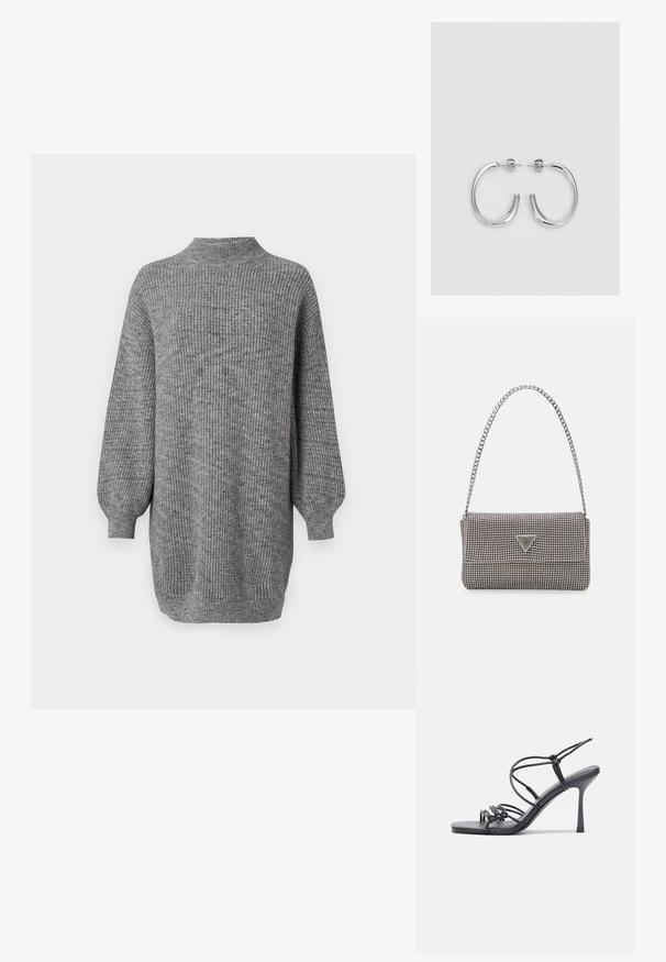 Maglione a coste grigio con collo alto, maniche lunghe a sbuffo e vestibilità morbida, caratterizzato da una leggera texture e da tonalità di filo variabili.; Sandali neri con tacco alto presentano sottili cinturini con design annodato, una punta quadrata liscia e un elegante tacco a spillo.; Borsa a mano metallica grigia chiara con tracolla a catena, impreziosita da piccoli chiodi metallici circolari e da un logo triangolare del marchio.; Orecchini a cerchio in argento con una finitura liscia e lucente. Forma arrotondata, design leggero, con chiusura a perno.