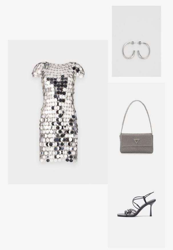 Rabanne Kokteiļkleita/ballīšu kleita - silver; Melnas augstpapēžu sandales ar plāniem siksniņām un mezgla dizainu, gluda kvadrātveida purngalu un elegantu stiletto papēdi.; Gaiši pelēka metāla rokassoma ar ķēdes siksnu, rotāta ar mazām apaļām metāla kniedēm un trīsstūra zīmola logo.; Sudraba riņķveida auskari ar gludu, spīdīgu apdari. Apaļas formas, viegla dizaina, ar aizdari uz stieples.