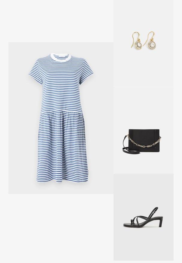 Mėlyna ir balta dryžuota suknelė, pagaminta iš minkštos medvilnės, su apvaliu iškirpimu, trumpomis rankovėmis ir raukšlėta sijona.; Juodi šlepetės su kvadratiniu pirštu ir žemu bloku kulnu. Yra keli ploni dirželiai ir reguliuojamas kulkšnies diržas. Pagaminti iš lygios odos.; Juodas odinis per petį nešiojamas krepšys turi lygų paviršių, stačiakampio formą ir metalinę grandinėlę priekyje. Pridedama reguliuojama dirželis.; Aukso spalvos auskarai su ovalo formos skaidriais kristalais, apjuostais mažesniais skaidriais akmenukais, su kabliuko dizainu, užtikrinančiu saugų dėvėjimą.