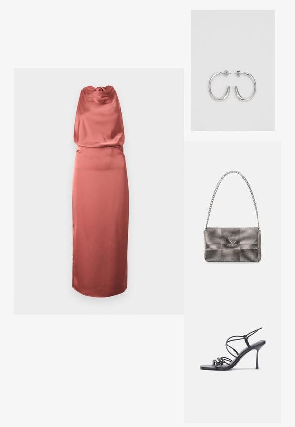 Vestido de noite em cetim coral, com um corpete franzido, saia até ao chão e uma cintura apertada para um silhueta suave.; As sandálias de salto alto pretas apresentam tiras finas com um design em nó, uma biqueira quadrada lisa e um elegante salto agulha.; Bolsa metálica cinza claro com uma alça de corrente, adornada com pequenos rebites metálicos circulares e um logótipo triangular da marca.; Brincos de argola prateados com um acabamento suave e brilhante. Forma arredondada, design leve, com fecho de pino.