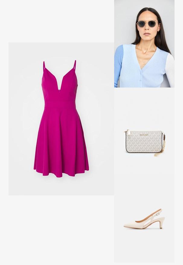 Fukšijas kleita ar plānām siksnām, dziļu V veida kakla izgriezumu, piegulošu augšdaļu un izplestu svārku. Izgatavota no gludas auduma ar rāvējslēdzēju aizmugurē.; Baltas siksniņveida papēdis ar smailu purngalu, gludu augšējo materiālu, zemu blokpapēdi un sānu izgriezumu dizainu ar regulējamu sprādzi.; Apaļas saulesbrilles ar tumšiem objektīviem un zeltītām rāmēm. Modelis valkā gaiši zilu, ribotu kardigānu ar pogām un kontrastējošām baltām piedurknēm.; Michaela Korsa rokassomi bez̦ā īšojuma, kas izgatavota no apklāta kanvas, iekļaujot atkārtotu MK logotipa rakstu, zelta aparatūru un noņemamu ķēdes siksnu.