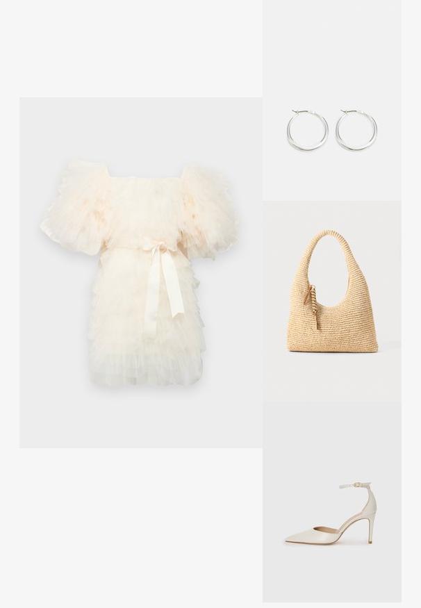 Ida Sjöstedt EXCLUSIVE CRYSTAL DRESS - Koktailové šaty/večierkové šaty - ivory; Biele kožené topánky na vysokom podpätku s špicatou špičkou, remienkom okolo členka a štíhlym stiletto podpätkom. Hladký povrch s jemným lesklým povrchom.; Tkaná béžová kabelka s zakrivenou rukoväťou, štruktúrovaným povrchom a hnedým strapcom. Má uvoľnený, hobo tvar.; Strieborné kruhové náušnice majú hladký, zaoblený dizajn s tenkým profilom a bezpečným zapínaním. Minimalistický štýl s lešteným povrchom.