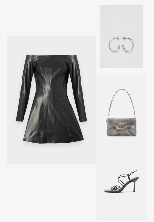 Črna obleka brez naramnic, izdelana iz gladke usnje. Ima dolge rokave, natančno krojeno obliko in razpaseno krilo. Očitni šivi in podrobnosti teksture.; Črne visoke sandale na peto imajo tanke naramnice z vozlom, gladek kvadratni toe in eleganten stiletto peto.; Svetlo siva kovinska torbica z verižnim ročajem, okrašena z majhnimi okroglimi kovinskimi bleščicami in trikotnim logotipom blagovne znamke.; Srebrne uhančke v obliki obroča z gladko, sijočo površino, ukrivljene oblike in zapiranjem na zatič. Minimalistična zasnova z modernim zaključkom.