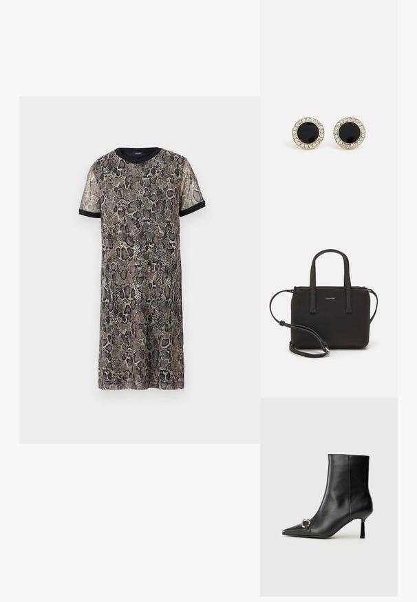Robe à manches courtes en tissu avec un motif de peau de serpent dans des nuances de brun et de noir, dotée d'un col rond noir et de finitions de manches noires.; Bottine en cuir noir avec un bout pointu, un talon moyen fin et un détail de boucle en argent sur le côté, se détachant sur un fond uni.; Sac à main noir avec deux poignées courtes et une bandoulière amovible. Matière lisse semblable à du cuir avec une fermeture éclair et un détail de logo.; DKNY INLAY STUD - Boucles d'oreilles - black/gold-coloured
