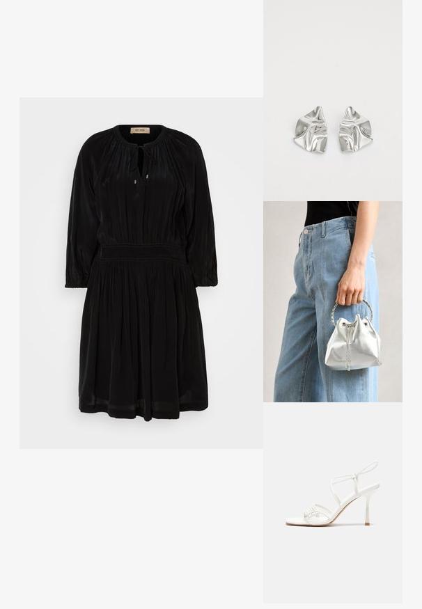 Fekete, puha anyagból készült ruha kerek nyakkivágással, megkötő záródással, hosszú ujjakkal és pliszírozott szoknyával. Rugalmas derékrésszel rendelkezik.; Fehér pántos magassarkú szandál lapos lábujjal, texturált elülső résszel, ráncolt díszítéssel és vékony bokapánttal.; Fémes ezüst színű vödör táska, texturált felülettel, ezüst kerek füllel és húzózárral, világoskék farmer mellett tartva.; Ezüst fém fülbevalók hullámos, szobrászati kialakítással, fényes felülettel és szabálytalan formákkal, amelyek a kortárs esztétikát hangsúlyozzák.