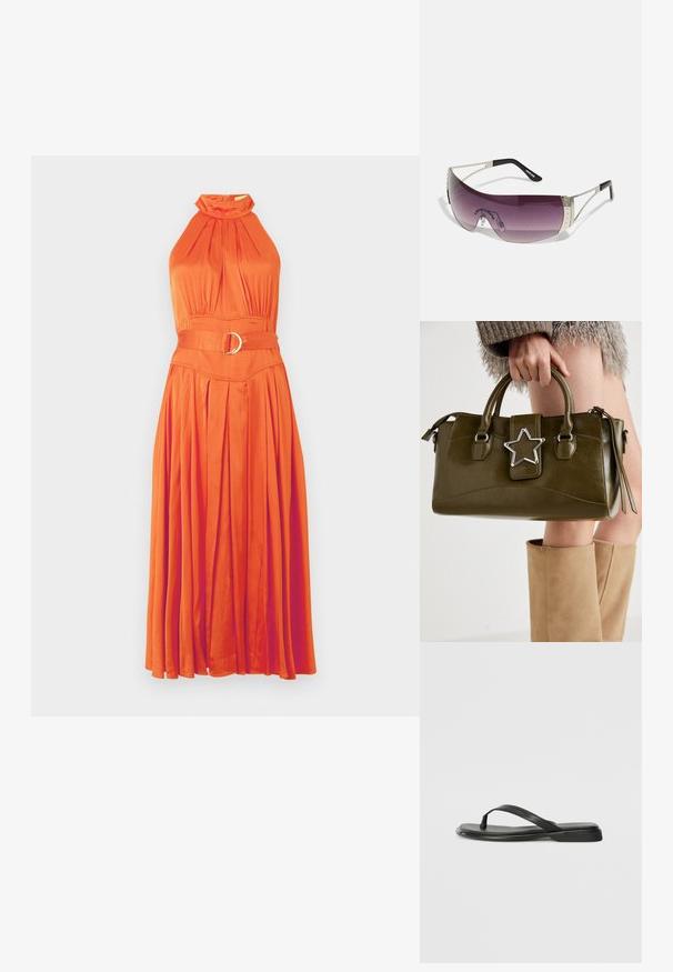 Pomarańczowa sukienka na ramiączkach z plisowanym dołem, zgromadzonym dekoltem i paskiem w talii z okrągłą klamrą. Gładki, gładki materiał.; Czarne klapki wykonane z gładkiej skóry, z cienkim paskiem i płaską podeszwą o minimalistycznym profilu. Brak widocznych wzorów lub akcentów.; Okulary przeciwsłoneczne z dużymi, zakrzywionymi, purpurowymi soczewkami, srebrnymi metalowymi akcentami i czarnymi zausznikami z logo. Widoczne są teksturowane detale na oprawie.; Oliwkowa torebka z ekoskóry z srebrnym akcentem w kształcie gwiazdy, podwójnymi uchwytami i zapięciem na zamek. Teksturowana powierzchnia i wyraźnie zarysowany kształt.