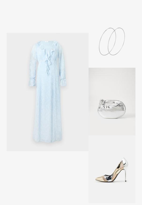 Dolga rokavica, svetlo modra obleka z naborkom na ovratniku in manšetah, ki ima cvetlični teksturni vzorec po celotni površini. Zračna, do gležnjev segajoča zasnova.; Čevlji z visoko peto in konico, v barvni kombinaciji srebrne, zlate in nude. Sijajna obdelava z izrezljanim dizajnom, z igličasto peto.; Srebrna kovinska torbica z mehko, zaobljeno obliko in zavezano zgornjo zaporo. Narejena iz gladkega umetnega usnja.; Srebrne uhane v obliki obroča z minimalističnim dizajnom. Krožna oblika, gladka tekstura in tanek profil. Lahki s poliranim zaključkom.