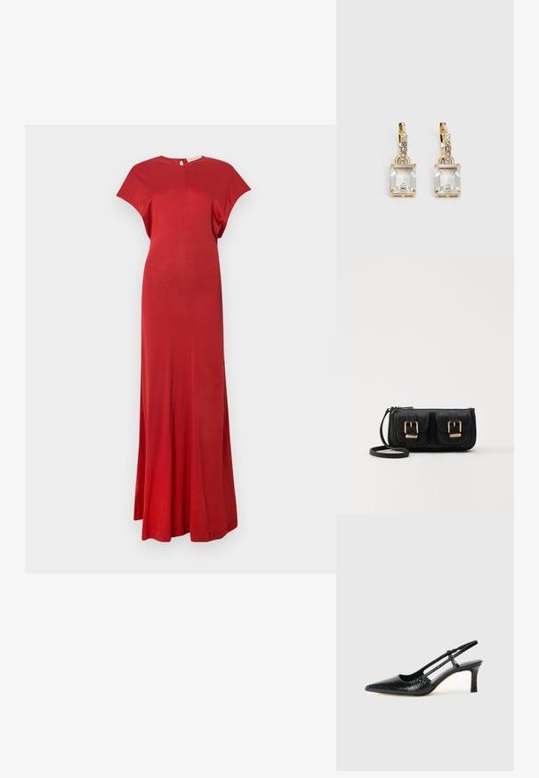 Vestido maxi vermelho com mangas curtas, topo ajustado e saia fluida. Textura suave, design minimalista e detalhe de abertura nas costas.; Salto slingback em patente preta com bico apontado, apresentando um padrão de pele de cobra texturizado, tira ajustável e um salto bloco curto e texturizado.; Bolsa de ombro em couro preto com dois bolsos frontais, fivelas douradas, fecho de zíper e uma alça fina. Superfície texturizada e forma retangular compacta.; Brincos em tom de ouro com um cristal retangular claro pendurado abaixo de uma linha de pequenos acentos redondos claros. Design elegante e moderno.
