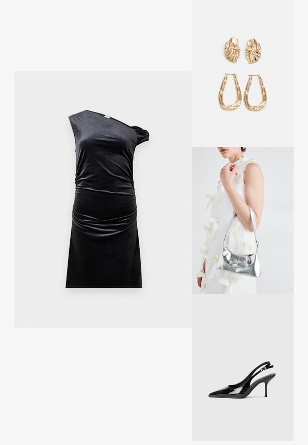 Čierne zamatové šaty s dizajnom jedného ramena, zberanou stranou a priliehavým strihom. Hladká textúra, po kolená a minimalistický štýl.; Čierne lakované slingback lodičky s špicatou špičkou a štíhlým podpätkom. Obsahujú nastaviteľný remienok so sponou na zadnej strane. Hladký povrch.; Strieborná metalická kabelka so štruktúrovaným tvarom, ktorá má hornú rukoväť a mašľu na prednej strane. Hladká textúra, reflexný povrch.; Náušnice v zlatej farbe s textúrovanými, vlnitými tvarmi. Obsahujú sochárske klipsové náušnice a otvorený tvar krúžku s kladivkovým povrchom.