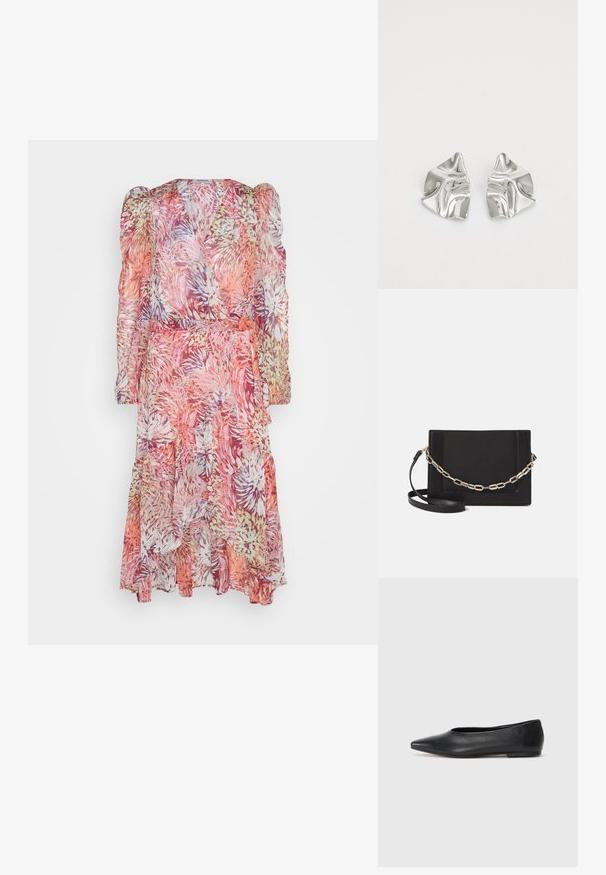 Vestido envolvente floral y transparente en tonos rosa, naranja y lavanda; mangas largas abullonadas con un dobladillo con volantes y un lazo de tela en la cintura.; Bailarinas de cuero negro, punta afilada, diseño minimalista, textura suave, tacón bajo, sin herrajes ni adornos visibles.; Bolso cruzado de piel negra con textura suave, forma rectangular y un detalle de cadena metálica en el frente. Incluye una correa ajustable.; Pendientes de metal plateado con un diseño ondulado y escultórico, que presentan un acabado pulido y formas irregulares, destacando una estética contemporánea.