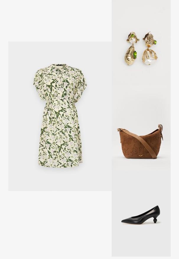 Robe fleurie avec des feuilles vertes et des fleurs violettes sur un fond crème clair. Manches courtes, taille cintrée et longueur au-dessus du genou.; Chaussure à talon haut en cuir noir avec un bout pointu et un talon arrondi. Texture lisse avec un design épuré et minimal.; Sac à épaule en suede marron avec un motif floral en relief, complété par une bandoulière en cuir marron lisse et des accents en métal doré.; Des boucles d'oreilles en or, présentant des formes texturées irrégulières, ornées de pierres précieuses vertes et de perles blanches, fixées avec des fermoirs clip-on.