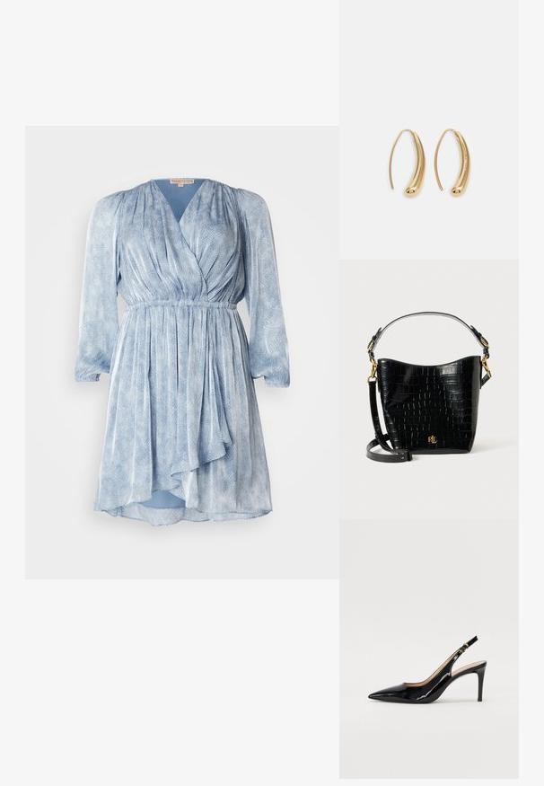 MICHAEL Michael Kors FAUX WRAP MINI - Kokteilinė suknelė / vakarėlių suknelė - blue; Juodas lakinės odos slingback batelis su smailiu nosiu, plonu kulnu ir subtiliu išpjovos dizainu. Yra auksinė sagtis ant dirželio.; Juodas krokodilo rašto odinis krepšys su lenkta forma, auksiniais aksesuarais, reguliuojama juosta ir logotipo detale priekyje.; Auksinės metalinės auskarų kabės su lenktą, pailgą forma. Turi lygų, blizgantį paviršių ir užapvalintą galiuką papildomam akcentui.