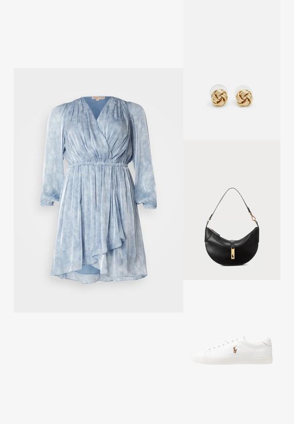 MICHAEL Michael Kors FAUX WRAP MINI - Robe de soirée - blue; Baskets en cuir blanc, design bas, avec une texture lisse, bout rond, lacets à l'avant et un petit logo brodé sur le côté.; Sac à main en cuir noir en forme de demi-lune. Doté d'un accent en métal doré et d'une sangle étroite. Texture lisse, fermeture éclair sur le dessus.; Boucles d'oreilles avec clou en métal doré et design torsadé. Chaque boucle d'oreille est dotée d'un arrière transparent circulaire pour un port sécurisé.