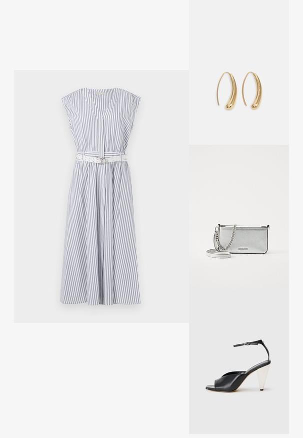 Vestido sem mangas riscado em azul claro e branco, com decote em V, cintura ajustada com um cinto branco e saia rodada.; Sandal de salto alto em couro preto com bico aberto, design assimétrico, tira no tornozelo e um salto metálico em forma de cone. Textura suave por toda a parte.; Bolsa crossbody de couro prateada com um acabamento texturizado, detalhes em corrente e alça, e fecho de zíper. Apresenta um logotipo na parte da frente.; Brincos em metal dourado com forma de arco alongado e curvado. Apresentam uma superfície lisa e brilhante, com uma ponta arredondada para um detalhe adicional.