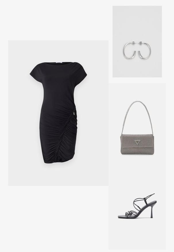Juoda suknelė su trumpomis rankovėmis, aptempta silueto, su surinkta šonine detale ir glotnia, elastinga medžiaga. Papuošta subtiliais aksesuarais.; Juodos aukštakulnės sandalai pasižymi plonyčiais dirželiais su mazgo dizainu, lygiu kvadratiniu pirštu ir elegantišku stiletto kulnu.; Šviesiai pilka metalinė rankinė su grandinėlės dirželiu, papuošta mažais apvaliais metaliniais smeigėmis ir trikampiu prekės ženklu.; Sidabrinės auskarai žiedai su lygiu, blizgiu paviršiumi. Suapvalinta forma, lengvas dizainas, su uždarymu ant smeigtuko.