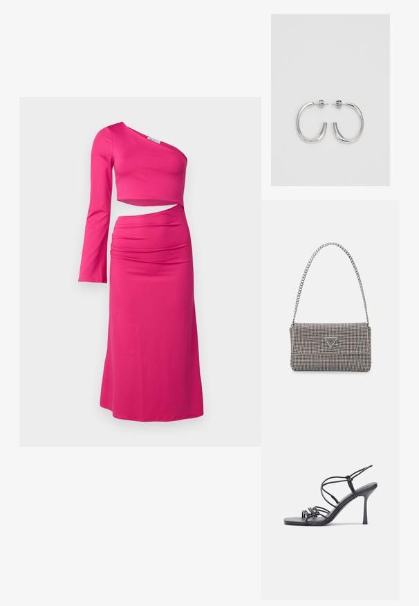 Vestido rosa ajustado con un diseño de un solo hombro, manga larga y un corte asimétrico en la cintura. Tejido suave y elástico con ligero fruncido.; Las sandalias negras de tacón alto presentan finas correas con un diseño anudado, una punta cuadrada suave y un elegante tacón de aguja.; Bolso de mano metálico gris claro con una cadena como asa, adornado con pequeños remaches metálicos circulares y un logotipo de marca en forma triangular.; Aros de plata en forma de aro con un acabado liso y brillante. Diseño redondeado y ligero, con cierre de tipo post-back.