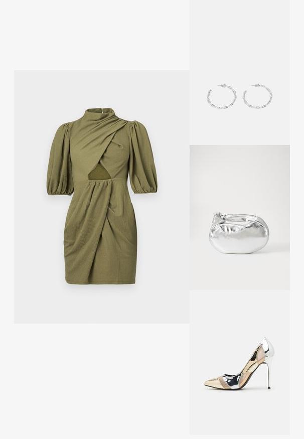 Olivengrünes Kleid mit hohem Kragen, puffärmel und gerafftem Vorderteil. Es hat ein Ausschnittdetail in der Taille und einen strukturierten Stoff.; Spitz zulaufender High-Heel-Schuh in einer Farbgestaltung aus Silber, Gold und Nude. Glänzende Oberfläche mit Ausschnittdesign und stiletto Absatz.; Silberne metallic Pouch-Tasche mit einer sanften, abgerundeten Form und einem geknoteten Verschluss oben. Hergestellt aus glattem Kunstleder.; Silberne Creolen mit gedrehter Gestaltung, ausgestattet mit einer polierten Oberfläche und einer Steckverschluss. Sie haben einen Durchmesser von ca. 3 cm.