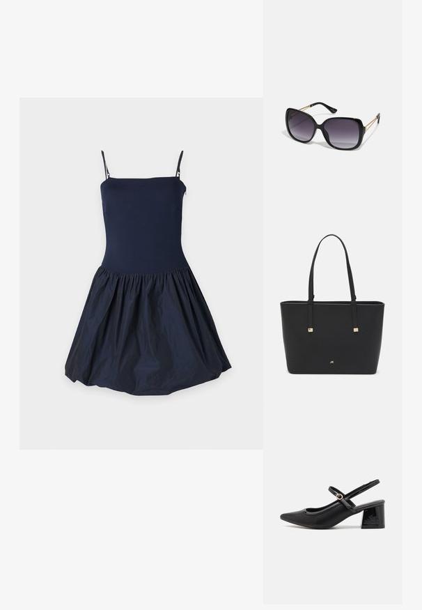 Granatowa sukienka z dopasowanym gorsetem i rozszerzonym, marszczonym dołem. Wykonana z gładkiego materiału z ramiączkami typu spaghetti.; Czarne lakierowane czółenka na słupku ze spiczastym noskiem, lekko zaokrąglonym wycięciem i obcasem w kształcie bloku. Posiadają złotą klamrę jako akcent dekoracyjny.; Czarne oversize okulary przeciwsłoneczne z gradientowymi soczewkami, grubymi oprawkami i złotym łańcuszkiem na ramionach.; Czarna torba typu tote wykonana z materiału syntetycznego, z prostym prostokątnym wzorem, złotymi kwadratowymi akcentami i podwójnymi uchwytami.
