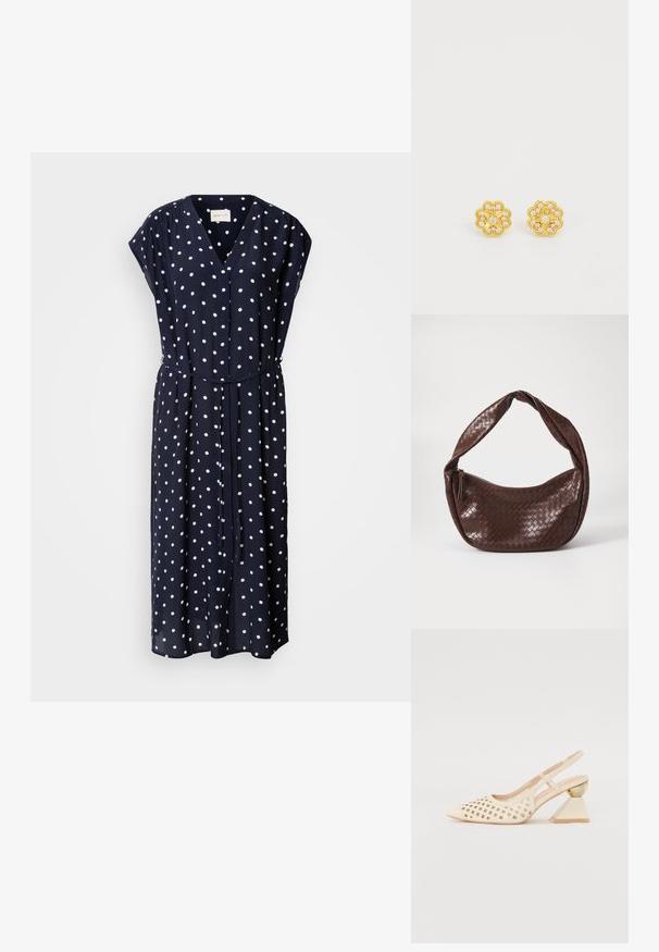 Tummansininen mekko, jossa on valkoisia pilkkuja, V-kaula-aukko, lyhyet hihat, nappisuljenta ja sidottava vyötärö säädettäväksi istuvuudeksi. Viskoosi, kevyt kangas.; Bež sandle s perforiranim gornjim dijelom, uskim vrhom i kontrastnom trokutaškom petom koja ima zlatni naglasak. Glatka tekstura u cjelini.; Ruskea kudottu nahkalaukku, jossa on kaareva, solmittu kahva ja vetoketjukiinnitys. Sujuva pinta ja pyöreä muoto.; Kultaiset nappikorvakorut, joissa on kukkakuvio ja kirkkaat upotetut kivet. Pintakuvio on sileä, kiillotettu ja reunat ovat pyöristetyt.