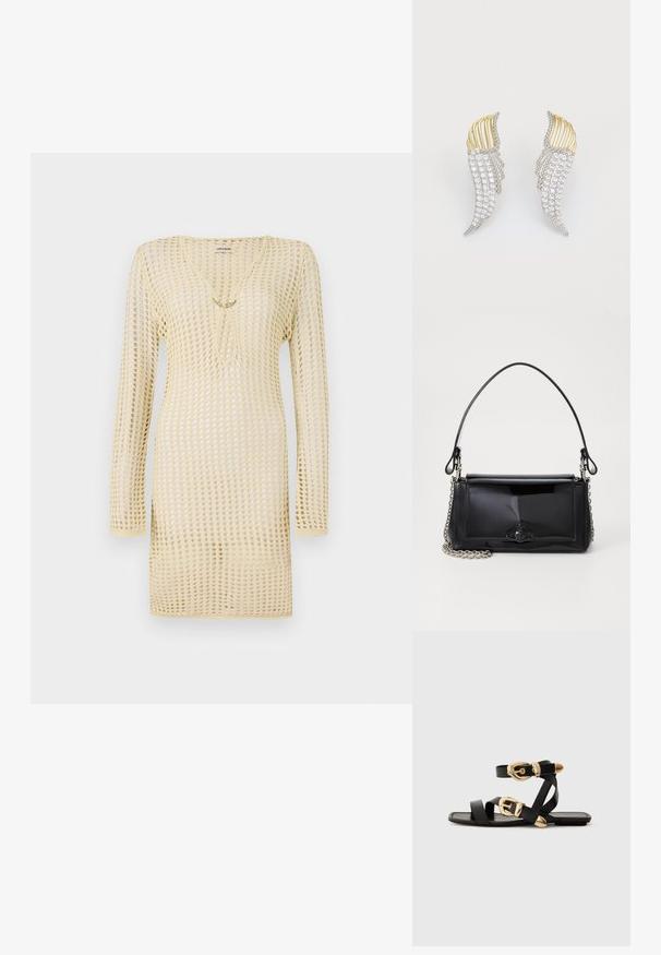 Rochie tricotată în galben deschis, cu un model din plasă, mâneci lungi, decolteu adânc și un detaliu decorativ din lanț în partea frontală.; Sandale din piele neagră cu accente aurii pe catarame, având mai multe curele și un design cu talpă plată pentru purtare cu degetele la vedere.; Geantă din piele patent neagră, cu o formă rectangulară, mânere din lanț și un accent distinctiv din metal în centru. Textură netedă.; Două cercei în formă de aripi, fabricati din metal de culoare argintie cu strassuri rotunde, clare, și accente din metal de culoare aurie într-un design stratificat.