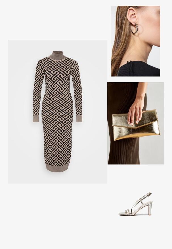 Hosszú, testhez simuló ruha bézs és fekete geometriai mintázattal, bordás garbónyakkal és mandzsettákkal, kötött, texturált anyagból készült.; Fémes ezüst színű magassarkú szandál nyitott orral, három vékony pánttal a lábfejen és egy csatfüles bokapánttal.; Arany fémes clutch táska sima textúrával, háromszög alakú csattal. A kéz, amely tartja, szépen manikűrözött körmökkel rendelkezik.; Ez egy ezüst fülbevaló, sima felülettel, amelyen apró arany díszítőelemek találhatók. Kerek formájú és a fülcimpán viselik.