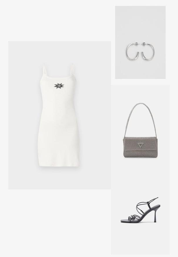 Bijela haljina na bretele s tankim trakama, pripijenog kroja, s malim crnim grafičkim logom na prsima, izrađena od glatkog pamuka.; Crne sandale na visokoj potpetici imaju tanke trake s čvorastim dizajnom, glatki kvadratni vrh i elegantnu stiletto petu.; Svijetlosivi metalik ruksač s lancem, ukrašen malim okruglim metalnim zakovicama i trokutastim logotipom marke.; Srebro naušnice u obliku prstena s glatkom, sjajnom završnom obradom. Zaobljenog oblika, laganog dizajna, s kopčom na poleđini.
