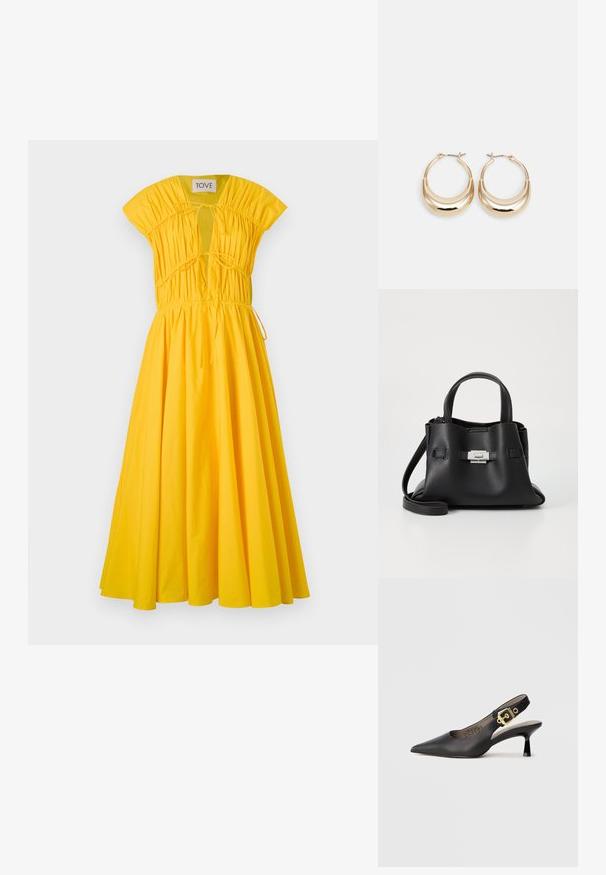 Žlté bavlnené midi šaty s krátkymi rukávmi, nariasenou textúrou pri výstrihu a priliehavým pásom. Padavá sukňa s sťahovacími šnúrkami.; Čierne lodičky na podpätku so špicatou špičkou, hladkým koženým povrchom a zlatým prackovým zdobením na remienku.; Čierna kožená kabelka s textúrovaným povrchom, ktorá má dve vrchné rukoväte, odnímateľný popruh cez rameno a strieborný uzáver.; Zlaté kruhové náušnice s polmesiacovým tvarom, lešteným povrchom a pántovým uzáverom. Hladká textura a reflexný lesk zvyšujú viditeľnosť.