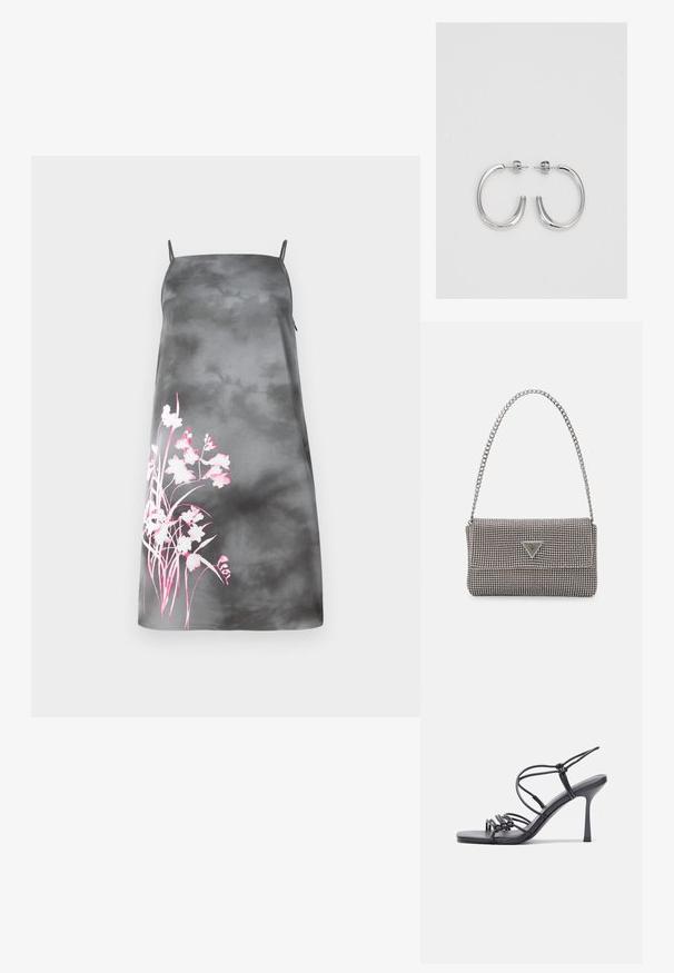 Robe A-line en satin dégradé gris avec bretelles spaghetti réglables. Présente un design floral rose sur le côté gauche. Texture lisse.; Des sandales noires à talons hauts avec des fines lanières au design noué, un bout carré lisse et un talon aiguille élégant.; Sac à main en métal gris clair avec une bandoulière en chaîne, orné de petits clous métalliques ronds et d'un logo de marque triangulaire.; Boucles d'oreilles en argent avec une finition lisse et brillante. Forme arrondie, conception légère, avec un fermoir à tige.