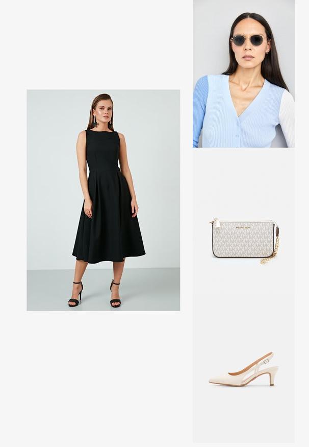 Schwarzes ärmelloses Kleid mit tailliertem Oberteil, schwingendem Rock und Falten. Glattes Material, knielang, kombiniert mit schwarzen High-Heels.; Weiße Slingback-Absätze mit spitzer Zehenpartie, glattem Obermaterial, niedrigem Blockabsatz und seitlichem Ausschnitt-Design mit verstellbarem Schnallenriemen.; Runde Sonnenbrillen mit dunklen Gläsern und goldenen Rahmen. Das Modell trägt eine hellblaue, gerippte Strickjacke mit Knöpfen und weißen Kontrastärmeln.; Michael Kors Clutch in beige beschichtetem Canvas mit einem wiederholten MK-Logo-Muster, goldfarbener hardware und einem abnehmbaren Kettenriemen.