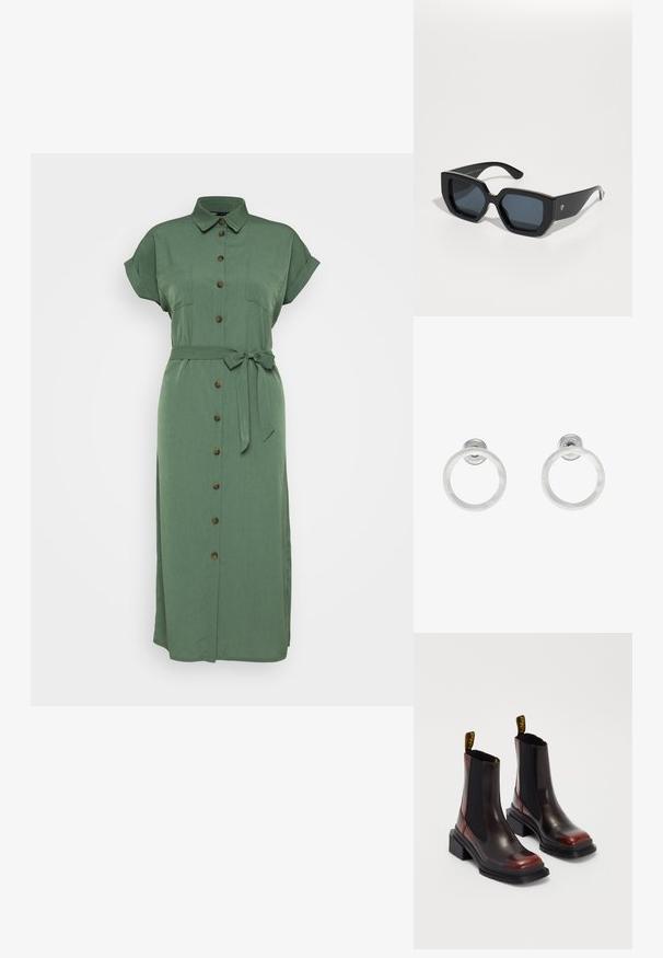 Žalia marškinėlių suknelė, pagaminta iš tekstūruoto audinio, su trumpomis sukurtomis rankovėmis, sagčių priekyje, dviem krūtinės kišenėmis ir derančiu diržu.; Dr. Martens MAYBOLE CHELSEA - Aulinukai su platforma - black/cherry red; Juodos didelės saulės akinių su geometriniu raštu, stačiakampiais objektyvais ir blizgiu paviršiumi. Nėra matomo prekės ženklo priekyje.; Sidabriniai metaliniai auskarai žiedų pavidalu su šveitimo tekstūra, turintys apvalų dizainą ir skaidrų laikiklį saugiam dėvėjimui.