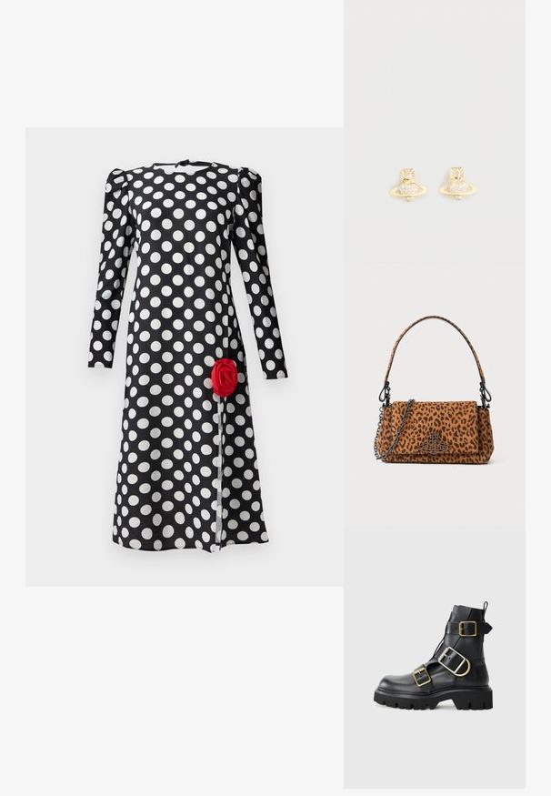 Must mustaga mustri, pikad varrukad ja kroogitud õlavarre detailiga. Eesäärel on punane roosi aktsent.; Mustad nahast pahkluu saapad, millel on paks tald, mitmete rihmade ja kuldsete detailidega. Sile tekstuur, robustne disain.; Leopardimustriga nahkese käekott, mis on valmistatud suede'ist, lühikese käepideme ja ahelahaga. Ristkülikukujuline kuju flapi sulgemisega.; Kullatud tooni kõrvarõngad, millel on Saturni disain, tekstureeritud ribaga ja sisse pandud ringikujulised kristallid lisasära jaoks.