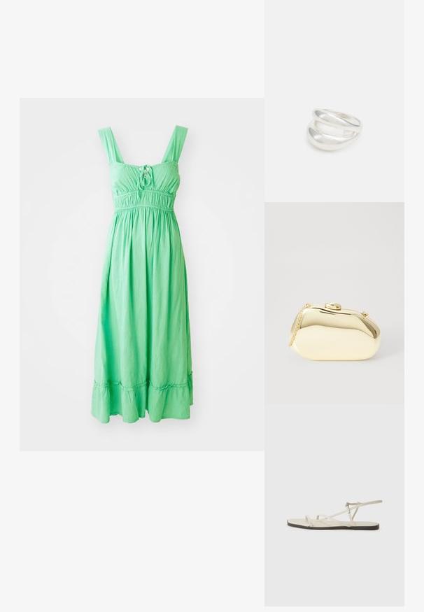 Abito maxi verde senza maniche con corpino arricciato, dettaglio frontale con lacci e orlo a balze. Realizzato in tessuto leggero e testurizzato.; Sandal in beige piatta con multiple cinghie sottili e una fibbia regolabile. La suola è piatta con un leggero contrasto scuro lungo il bordo.; Clutch metallico oro con una forma liscia e arrotondata, dotato di una chiusura a pulsante superiore e una piccola tracolla per il trasporto.; Anello doppio in argento con superficie liscia e lucida. Presenta un design fluido e curvo con sezioni sovrapposte per un aspetto moderno.