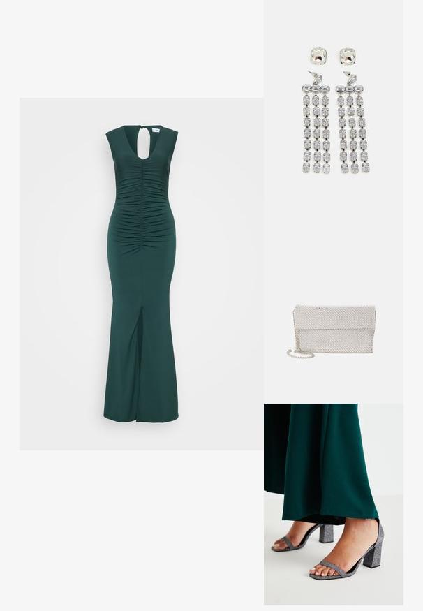 Rochie verde închis, fără mâneci, cu corset pliat, spate cu decupaj și fente frontală. Material neted, cu o siluetă ajustată, design lung până la podea.; Sandale cu toc bloc argintie, cu sclipici, având două curele subțiri și vârful pătrat. Însoțite de o ținută lungă, de culoare verde închis.; Geantă de mână din plasă argintie cu un design texturat, țesut, având un capac pliabil și o curea de lanț detașabilă pentru purtat.; Cercei din cristale cu elemente metalice de culoare argintie, având un buton pătrat și rânduri în cascade de cristale dreptunghiulare și octogonale.