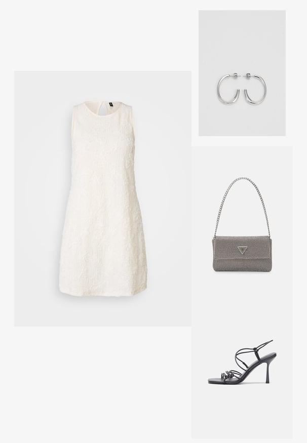 Fehér ujjatlan ruha texturált virágos hímzéssel, kerek nyakkivágással és kulcslyuk hátoldallal. Egyenes fazon, térdhováig érő hosszúság. Puha anyag.; Fekete magas sarkú szandálok vékony pántokkal, csomózott mintával, sima négyzetes orral és karcsú stiletto sarkal rendelkeznek.; Világosszürke fémes kézitáska lánc pánttal, kis kör alakú fém kifinomult díszítéssel és háromszög alakú márkagéppel.; Ezüst karika fülbevalók sima, fényes felülettel. Lekerekített forma, könnyű kialakítással, tűs zárómechanizmussal.
