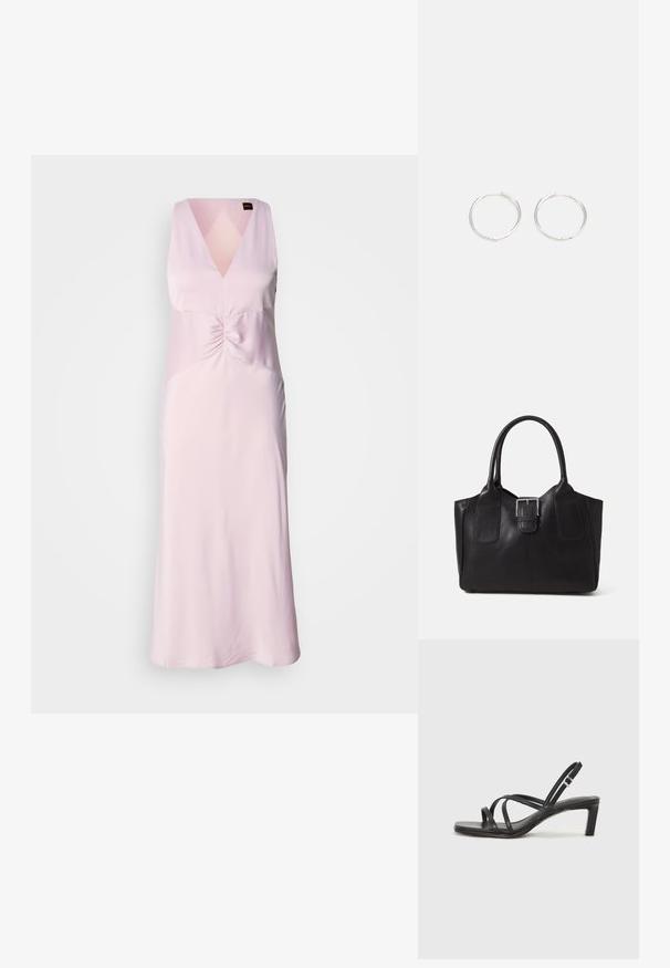 Haljina od pastelno ružičaste boje s V-izrezom i pojasom u središtu, bez rukava i od glatke tkanine, koja pada do koljena.; Crne sandale s trakama, kvadratnim prstom i niskom blok petom. Ima više tankih trakica i podesivu trakicu oko gležnja. Izrađene su od glatke kože.; Crna kožna torba za nošenje s glatkom teksturom, strukturiranim oblikom, dvije ručke i istaknutim srebrnim kopčanjem na prednjoj strani.; Srebrne okrugle naušnice jednostavnog dizajna, s glatkom površinom i bez vidljivih ukrasa. Promjer nije specificiran.
