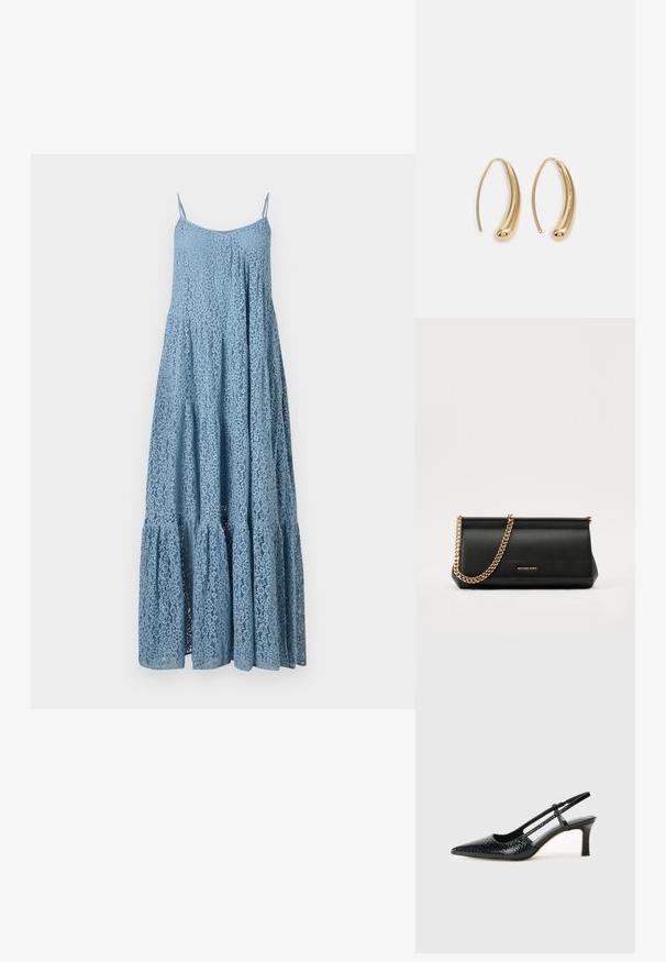 Kék csipkés maxi ruha állítható pántokkal, A vonalú fazon, rétegezett fodros szegély, részletes virágmintázat és áttetsző textúra.; Fekete lakk slingback sarok, hegyes orral, texturált kígyómintával, állítható pánttal és rövid, texturált tömbsarkal.; Fekete bőr kisméretű táska arany lánccal, sima felülettel, téglalap alakú, és dombornyomott márkázással az elején.; Aranyszínű fémből készült karika fülbevalók ívelt, hosszúkás formával. Simaságával és fényes felületével, valamint lekerekített végével további részletekkel bővül.