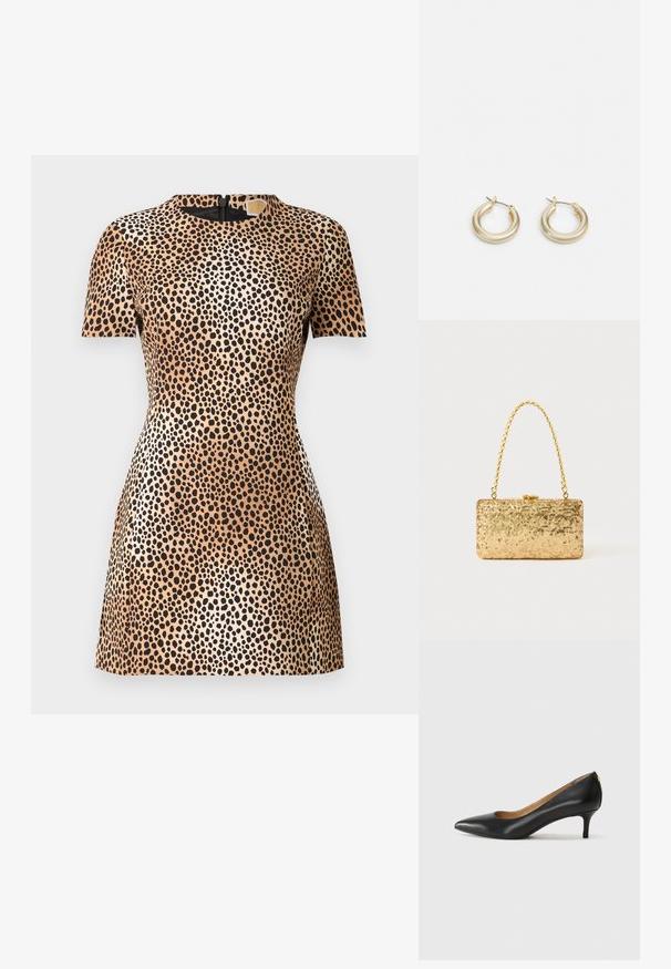 Beige és fekete leopárdmintás ruha, rövid ujjakkal, testhez simuló siluettel, textúrált anyagból készült, hátsó cipzár részlettel.; Fekete bőrpumpa hegyes orral, alacsony sarokkal és sima felülettel. Elöl enyhe nyílással rendelkezik, hátul pedig minimális részletezéssel.; Arany flitteres clutch táska, téglalap alakú, csavart lánckarabinerekkel és fém záródással, mely fényt tükröz a textúrált felületének köszönhetően.; Lauren Ralph Lauren BASIC SMALL HOOP - Fülbevalók - gold-coloured