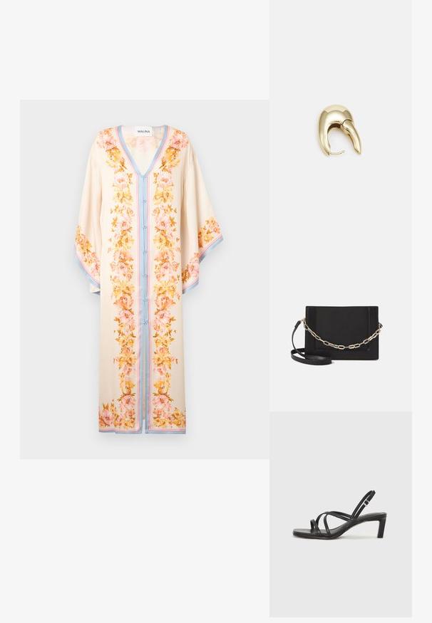 Leichter, cremfarbener Kaftan mit floralen Mustern in Pink und Gelb. Verfügt über einen V-Ausschnitt, Knopfverschluss und kontrastierenden blauen Saum.; Schwarze Sandale mit Riemchen, quadratischer Zehenform und niedrigem Blockabsatz. Verfügt über mehrere dünne Riemen und einen verstellbaren Knöchelriemen. Hergestellt aus glattem Leder.; Schwarze Leder-Crossbody-Tasche mit glatter Textur, rechteckiger Form und metallic-kettendetail auf der Vorderseite. Verstellbarer Gurt inklusive.; Ohrringe aus goldfarbenem Metall mit einem schlanken, geschwungenen Design. Sie verfügen über eine markante, spitze Form, eine polierte Oberfläche und einen Scharnierverschluss.