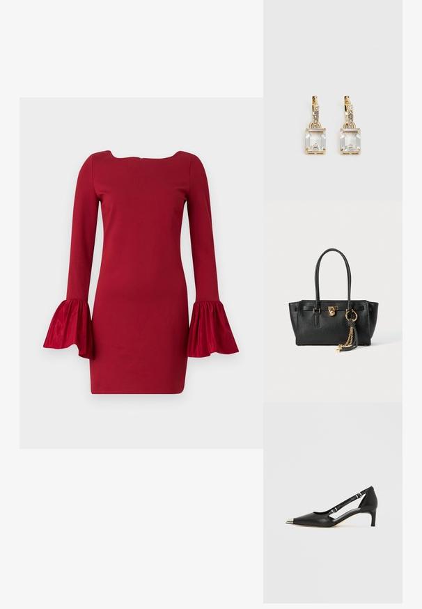 Červené šaty s dlhým rukávom, lodičkovým dekoltom a rozšírenými, volánovými manžetami. Vyrobené z hladkej látky, s priliehavým strihom.; Čierna kožená lodička s nízkym opätkom typu kitten, so špicatou striebristou špičkou a dvoma remienkami s prackami na bielom pozadí.; Čierna kožená kabelka s dvojitými uchami, zlatým zámkom a reťazovým detailom, a čierno-bielym strapcom na bielom pozadí.; Náušnice v zlatej farbe, ktoré majú obdĺžnikový, transparentný kryštál visiaci pod radom malých, guľatých, čírych akcentov. Elegantný, moderný dizajn.