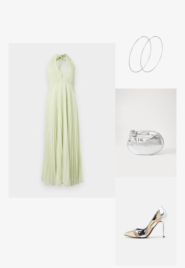 Šaty s halter náprsenkou a plisovaním v svetlozelenej farbe, s odhaleným chrbtom a priliehavým telom, ktoré prechádza do rozšírenej sukne. Hladká textúra po celej ploche.; Lodičky s špičatou špičkou v striebornom, zlatom a telovom farebnom prevedení. Lesklý povrch s výrezovým dizajnom, s ihlovým opätkom.; Strieborná metalická taška s mäkkým, zaobleným tvarom a uzáverom s uzlíkom. Vyrobená z hladkej syntetickej kože.; Strieborné kruhové náušnice s minimalistickým dizajnom. Cirkulárny tvar, hladký povrch a tenký profil. Ľahké s lesklým povrchom.