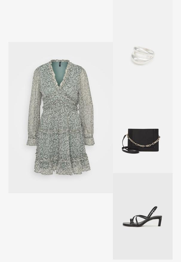 Zelena haljina s cvjetnim uzorkom, V-izrezom, volanima, dugim rukavima i slojevitim naborima, izrađena od lagane, prozračne tkanine.; Crne sandale s trakama, kvadratnim prstom i niskom blok petom. Ima više tankih trakica i podesivu trakicu oko gležnja. Izrađene su od glatke kože.; Crna kožna torba preko tijela s glatkom teksturom, pravokutnim oblikom i metalnim lancem na prednjoj strani. Uključena je podesiva naramenica.; Srebrna dvostruka prsten s glatkom, poliranom površinom. Karakterizira ga fluidan, zakrivljen dizajn s preklapajućim sekcijama za moderan izgled.