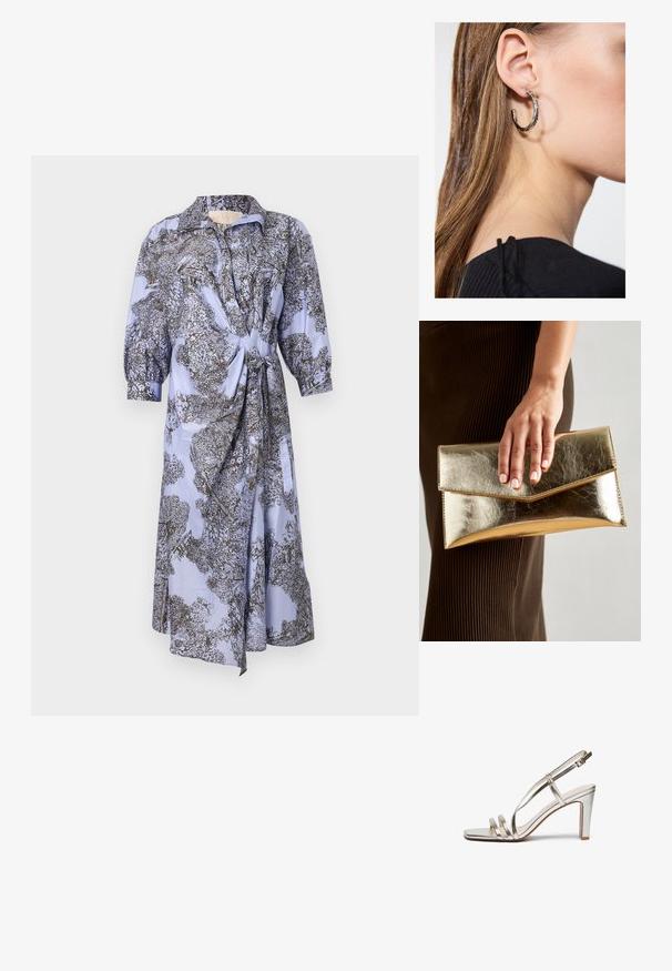 Lyseblå kjole med svart botanisk trykk, med krage, puffermer og knyttet midje. Glatt stoff, kne-lengde.; Metallisk sølv høye hæler sandal med åpen tå, med tre tynne stropper over foten og en ankelstropp med spenne.; Gull metallisk clutch-veske med en glatt tekstur, som har en trekantet klaffelukking. Hånden som holder den har pent manikyrte negler.; Sølv ringøredob med en polert finish, med små gull detaljer og en rund form, båret på øreflippen.