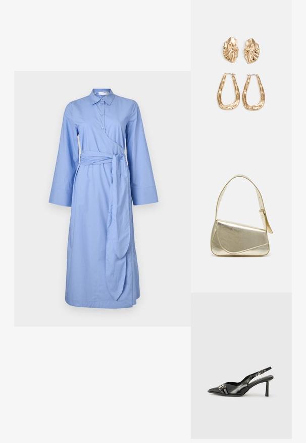Rochie din bumbac albastru, cu guler, mâneci lungi, design înfășurat și cordon legat la talie, având o textură netedă.; Pantofii slingback din piele lăcuită neagră, cu vârf ascuțit, bretele pentru gleznă cu catarame și accesorii din argint, și un toc subțire.; Geantă de umăr metalică aurie cu un design structurat, textură netedă și curea reglabilă. Prezintă o formă triangulară unică și cusături minimaliste.; Cercei aurii cu forme texturate și ondulate. Include studs sculpturale cu clip și un design de cerc deschis cu un finisaj cioplit.